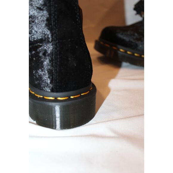 NIB DR. MARTENS‎ Airwair Vegan 1460 Black Velvet Crushed Velvet Boots - Picture 5 of 8